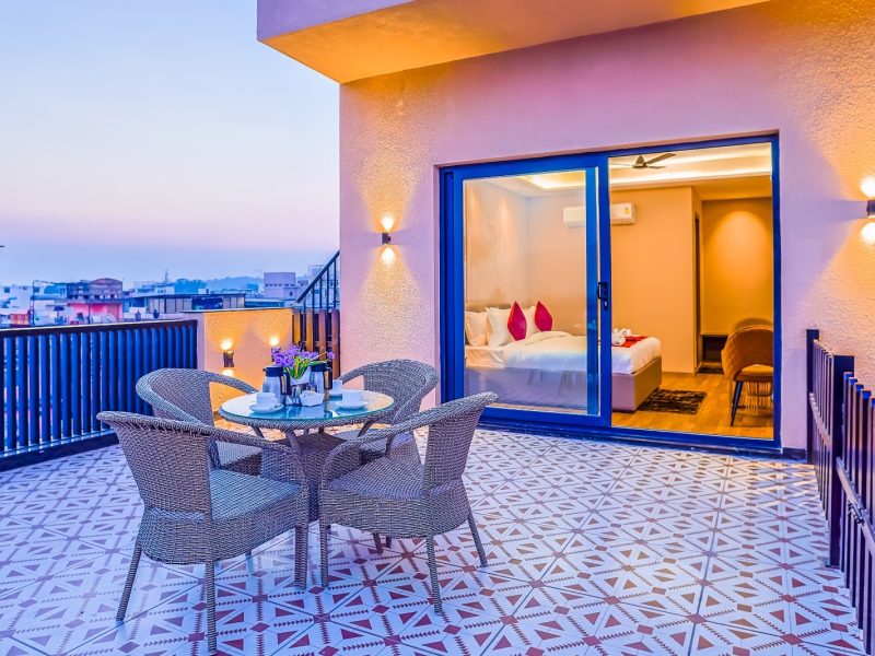 Luxury Suite with Ganga View